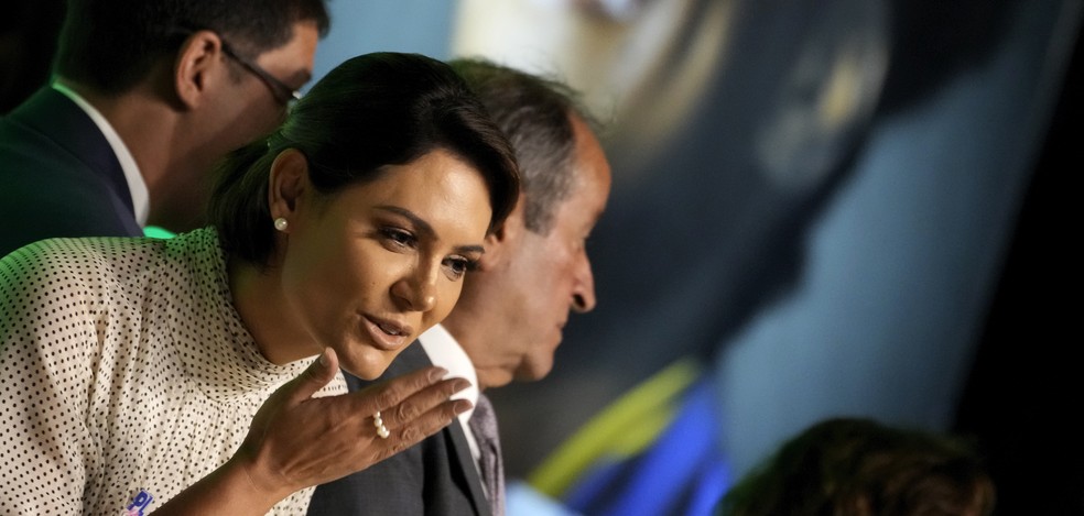 Michelle Bolsonaro em evento onde foi apresentada como a nova líder do PL Mulher, em Brasília, em 21 de março de 2023 — Foto: Eraldo Peres/AP