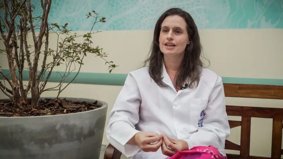'Este hospital foi muito sonhado', diz a médica Karoline Apolônia — Foto: Vitor Serrano/BBC News