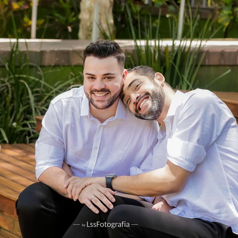 Casal gay de SP denuncia por homofobia empresa que se recusou a fazer convite de casamento