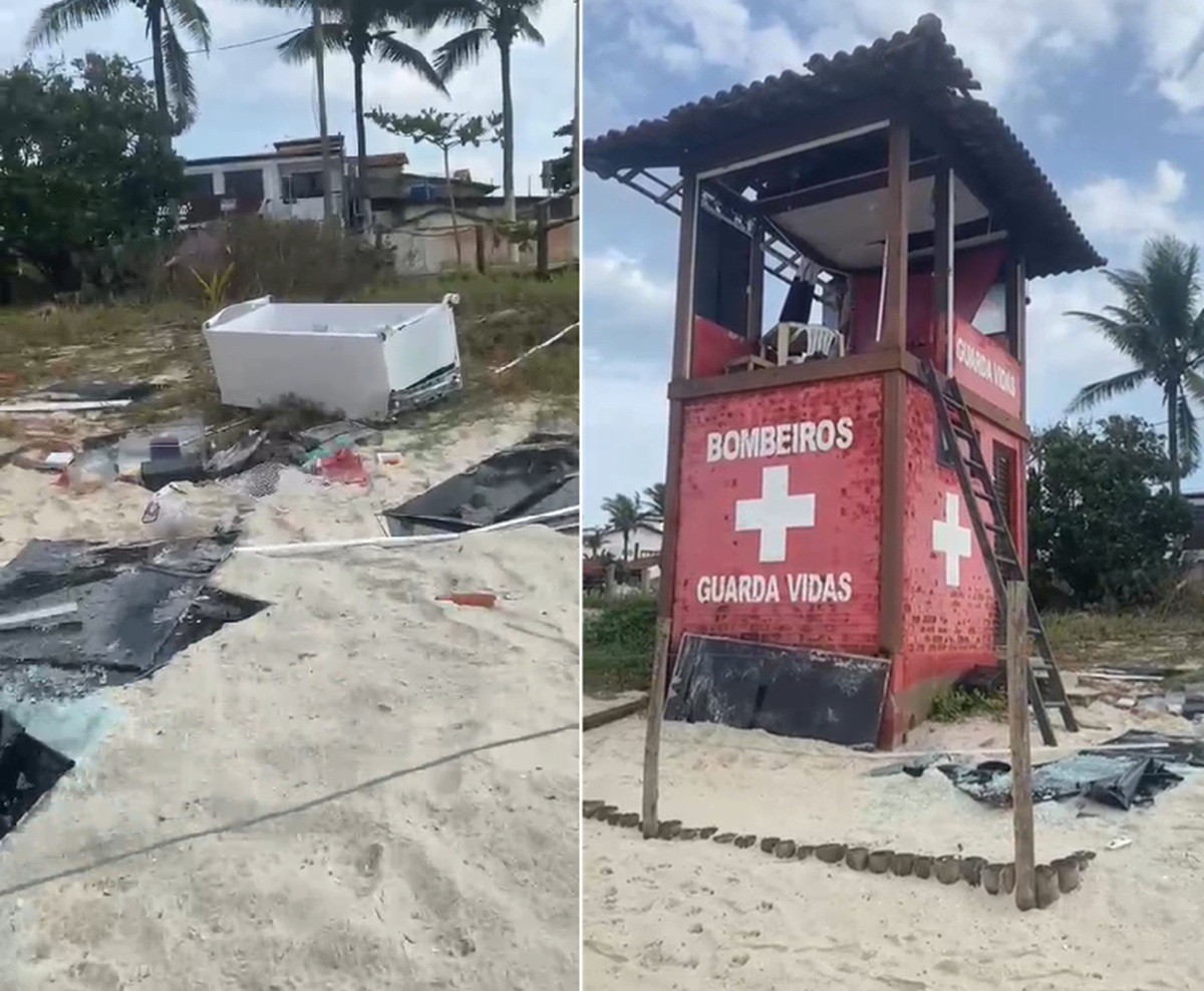 Ventania joga geladeira do posto de guarda-vidas na areia da praia em Saquarema