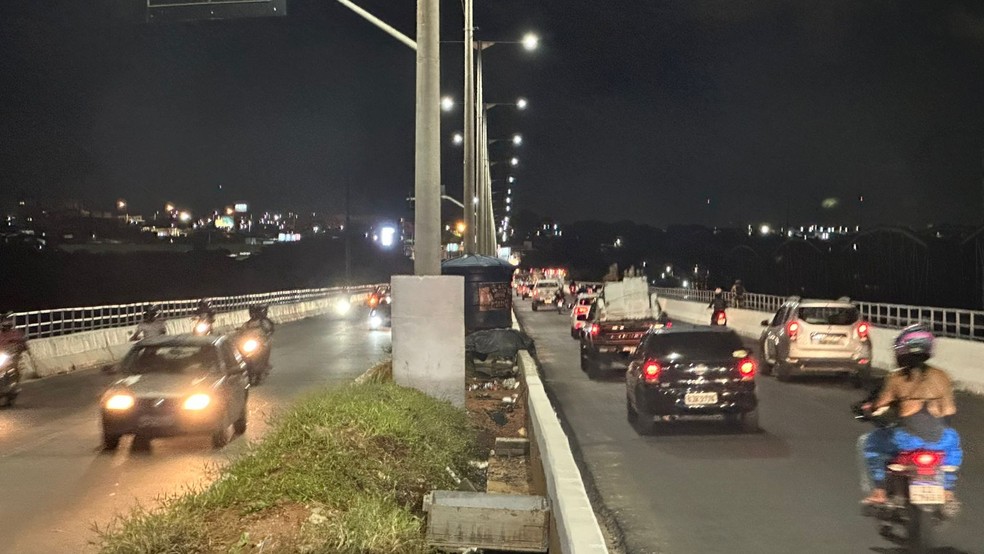 Trânsito liberado na Ponte de Igapó, em Natal — Foto: Kleber Teixeira/Inter TV Cabugi