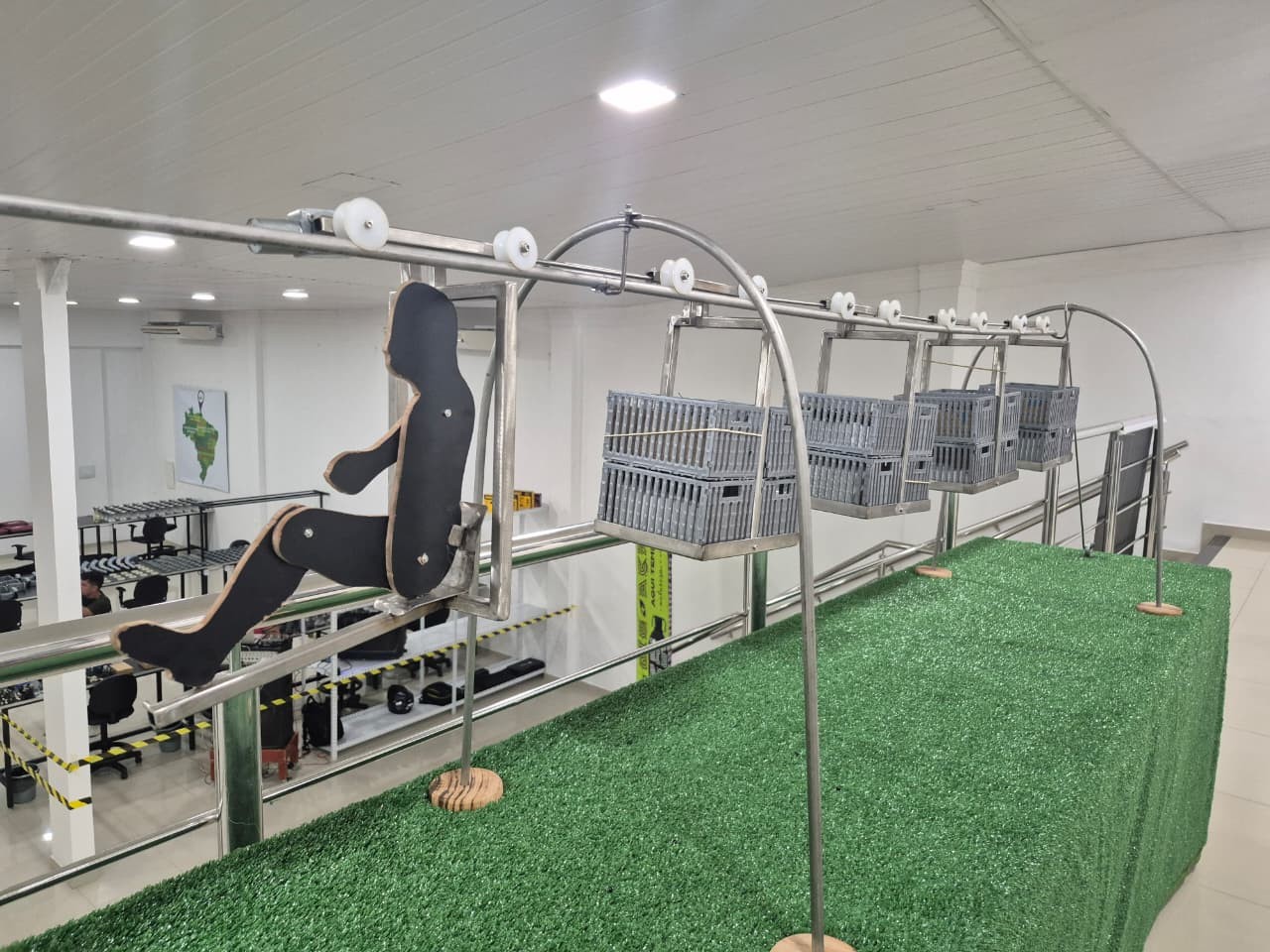 Biovia que transporta até 5 toneladas de açaí e outros frutos na floresta é apresentada no AP