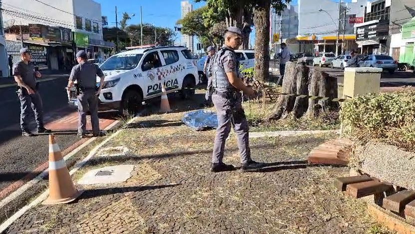 Vendedor de doces morre atropelado por moto em Franca, SP