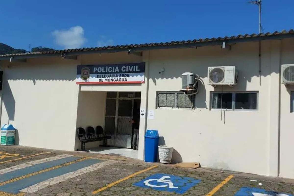 Homem que agredia mulher e a mantinha em cárcere privado é preso no litoral de SP; ela fugiu pelo telhado