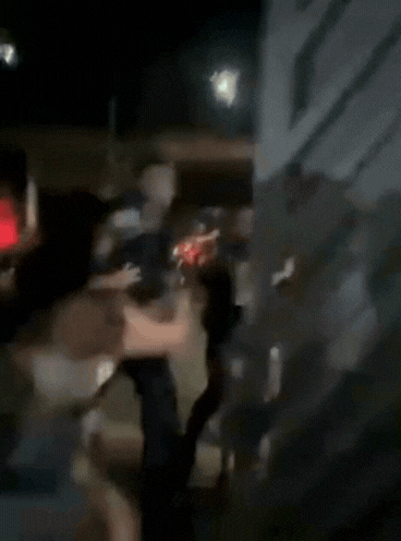 VÍDEO: PM agride mulher com socos e puxões de cabelo durante intervenção em festa em Cachoeiras de Macacu