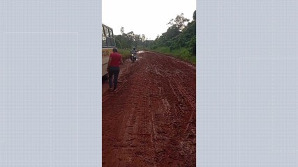 Péssimas condições da estrada do Quixadá prejudica moradores da região