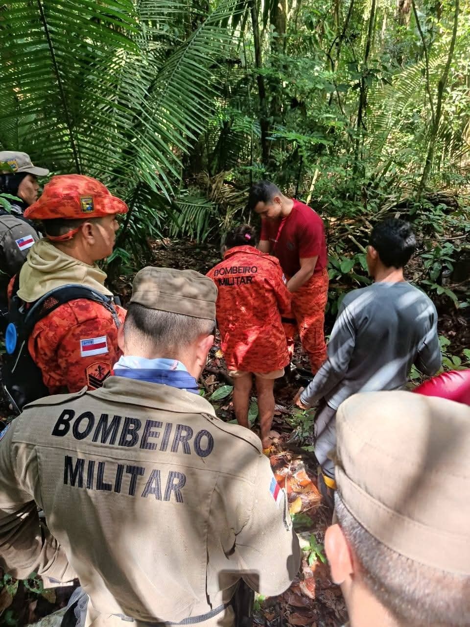 Mulher que sumiu ao colher frutas é encontrada após três dias em floresta no AM