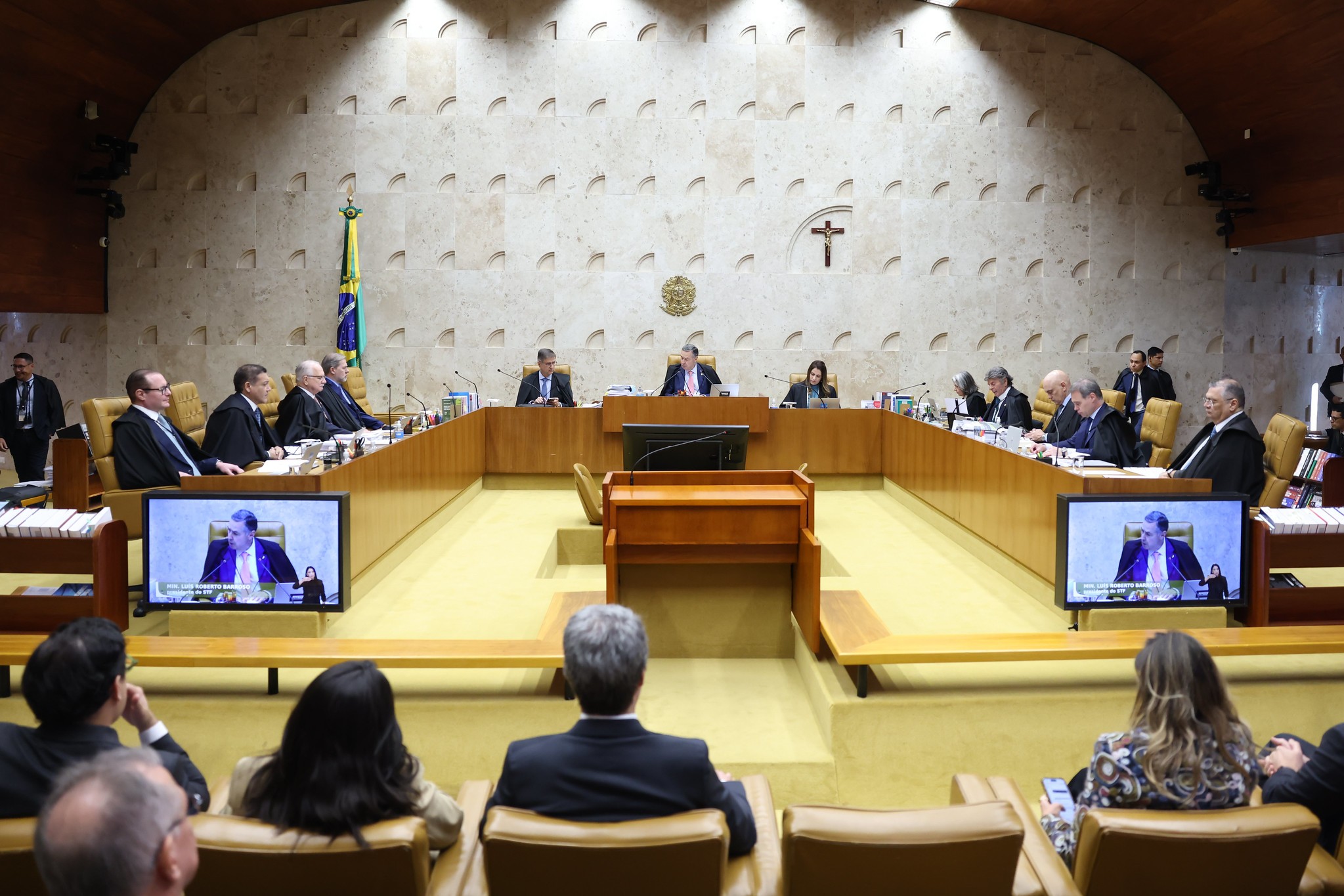 STF define que redes sociais são responsáveis por postagens de usuários: veja perguntas e respostas