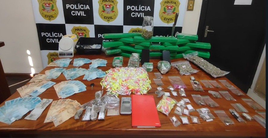 Homem suspeito de vender drogas por 'delivery' é preso com mais de 20 kg de maconha em Ubatuba, SP