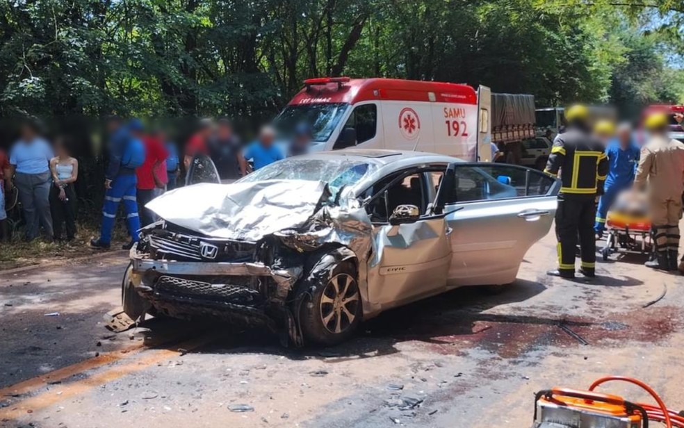 Acidente mata criança e deixa feridos na GO-154 — Foto: Divulgação/Corpo de Bombeiros