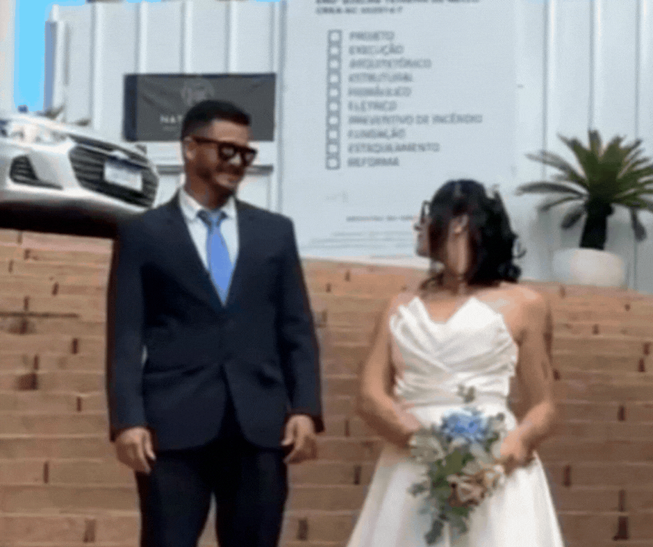 Sessão de fotos de casamento em SC é interrompida após motorista confundir escadas de catedral com rampa