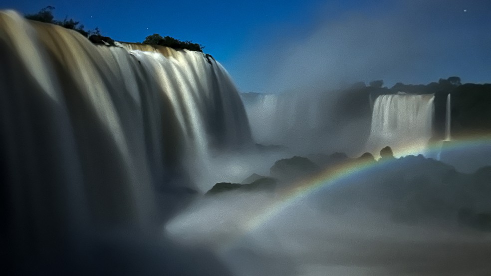 Experiência exclusiva permite que os hóspedes vejam o arco-íris lunar — Foto: Hotel das Cataratas