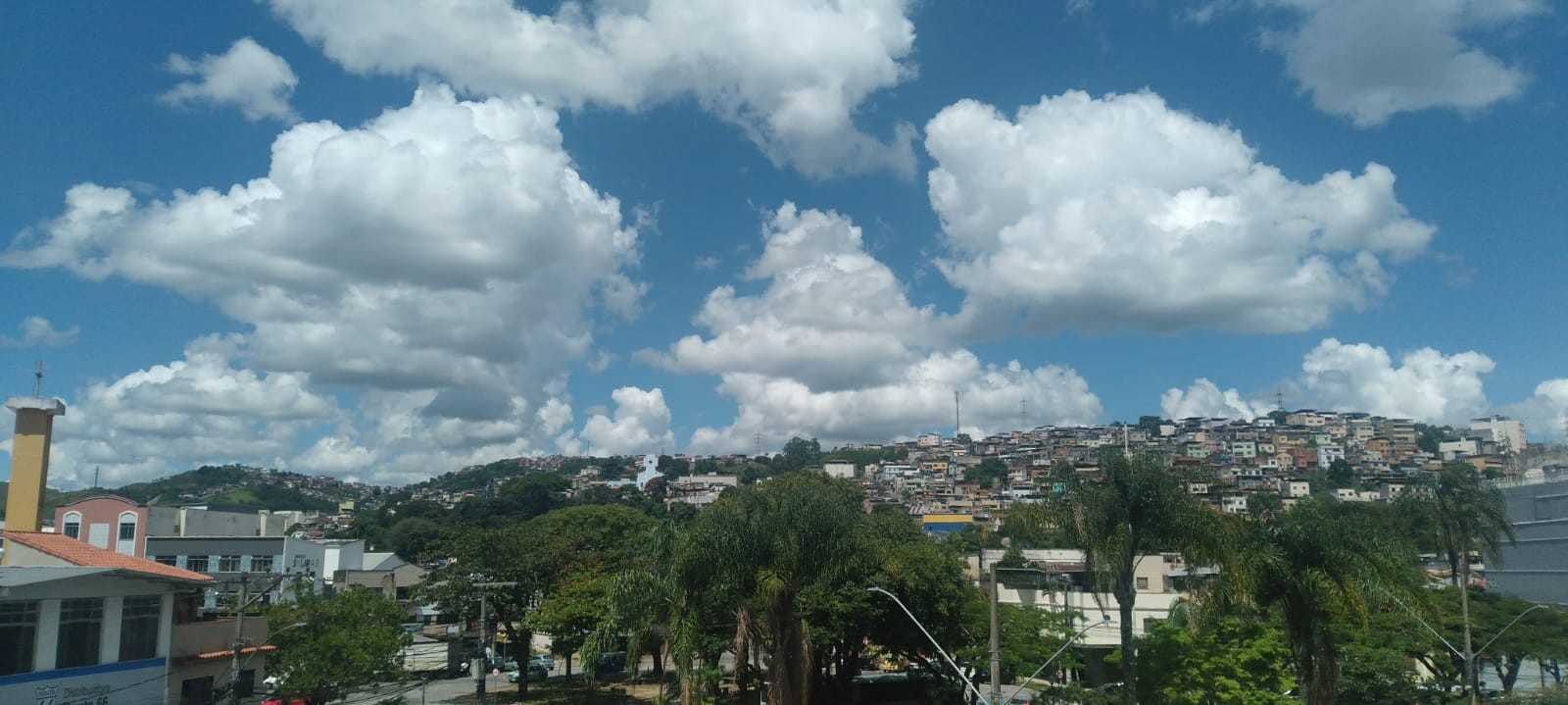 Dezembro começa com altas temperaturas e pancadas de chuva em Juiz de Fora e região