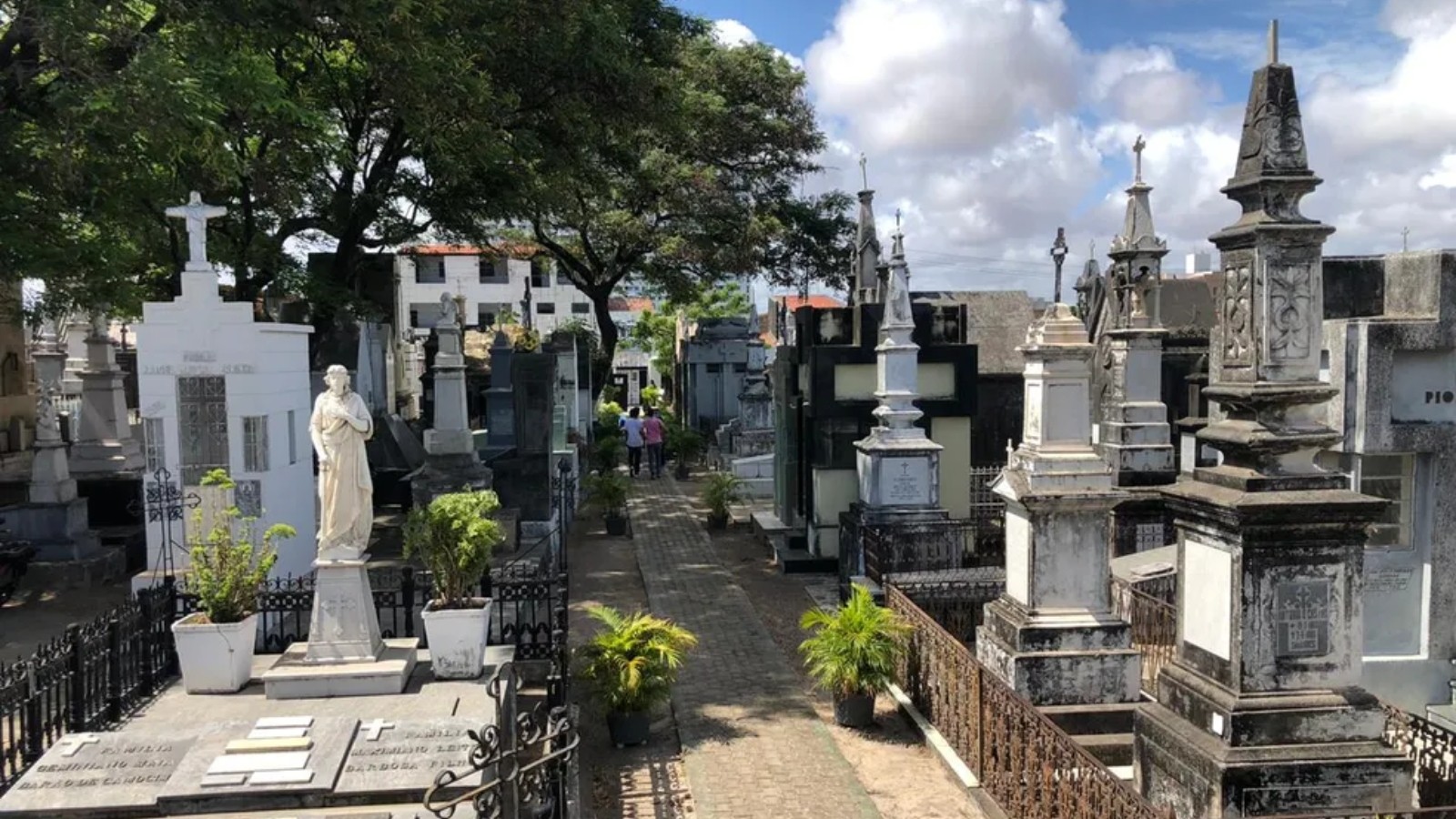 Veja o que abre e o que fecha no Dia de Finados, 2 de novembro, em Fortaleza