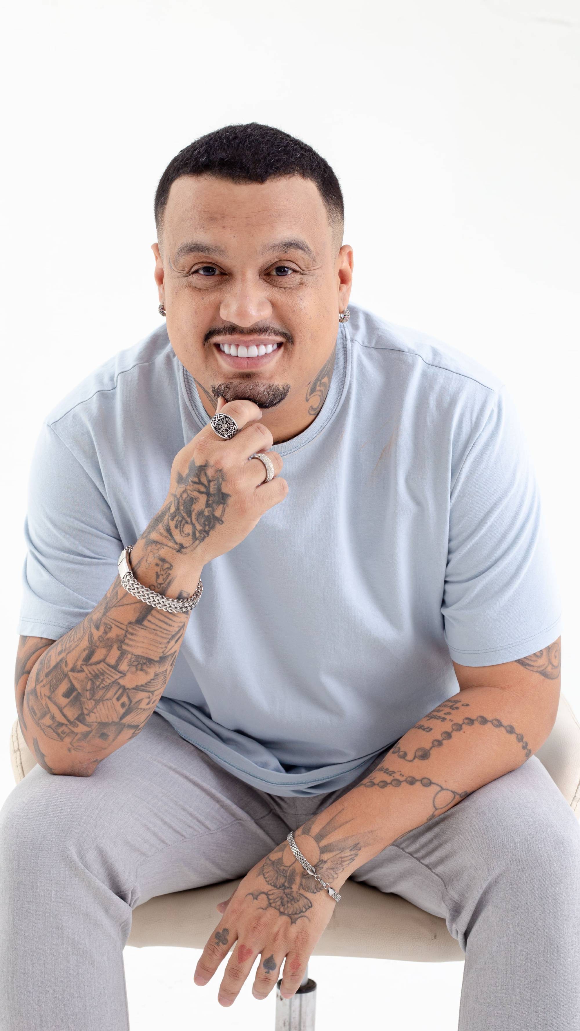 Thiago Soares leva sucessos do pagode ao Festival de Inverno de Nova Friburgo