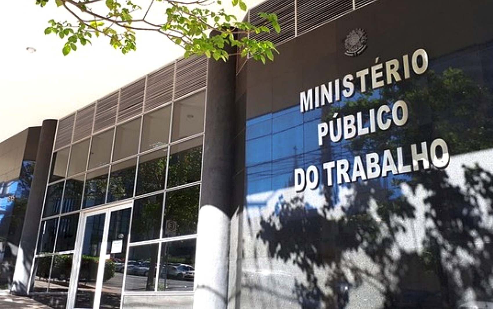 Escravidão Moderna em Fábrica de Cigarros: Justiça Aplica Multa Milionária em MG!