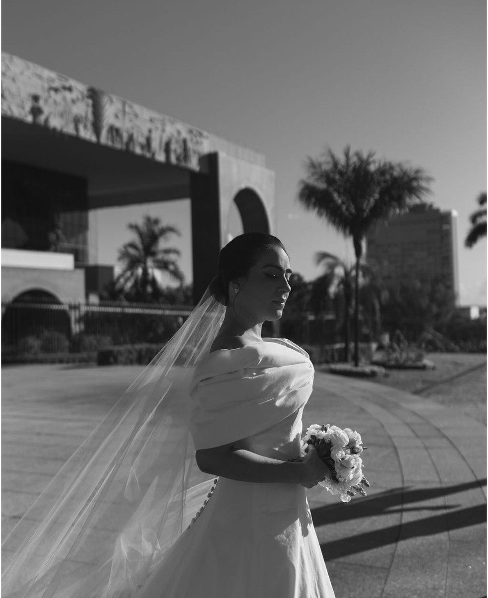 Iara Laranjeira durante casamento no Palácio Araguaia em Palmas — Foto: Divulgação/Te Retratei