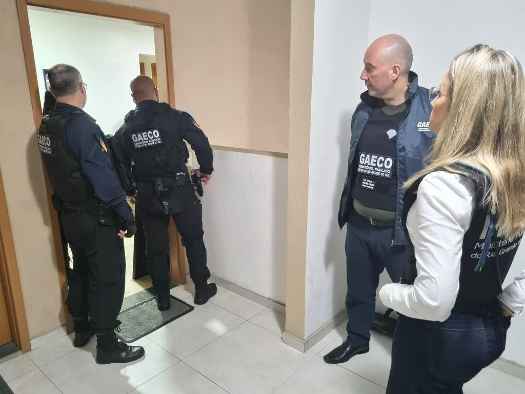Suspeito de usar nome do procurador-geral de Justiça para aplicar golpe dos nudes no RS é alvo de operação