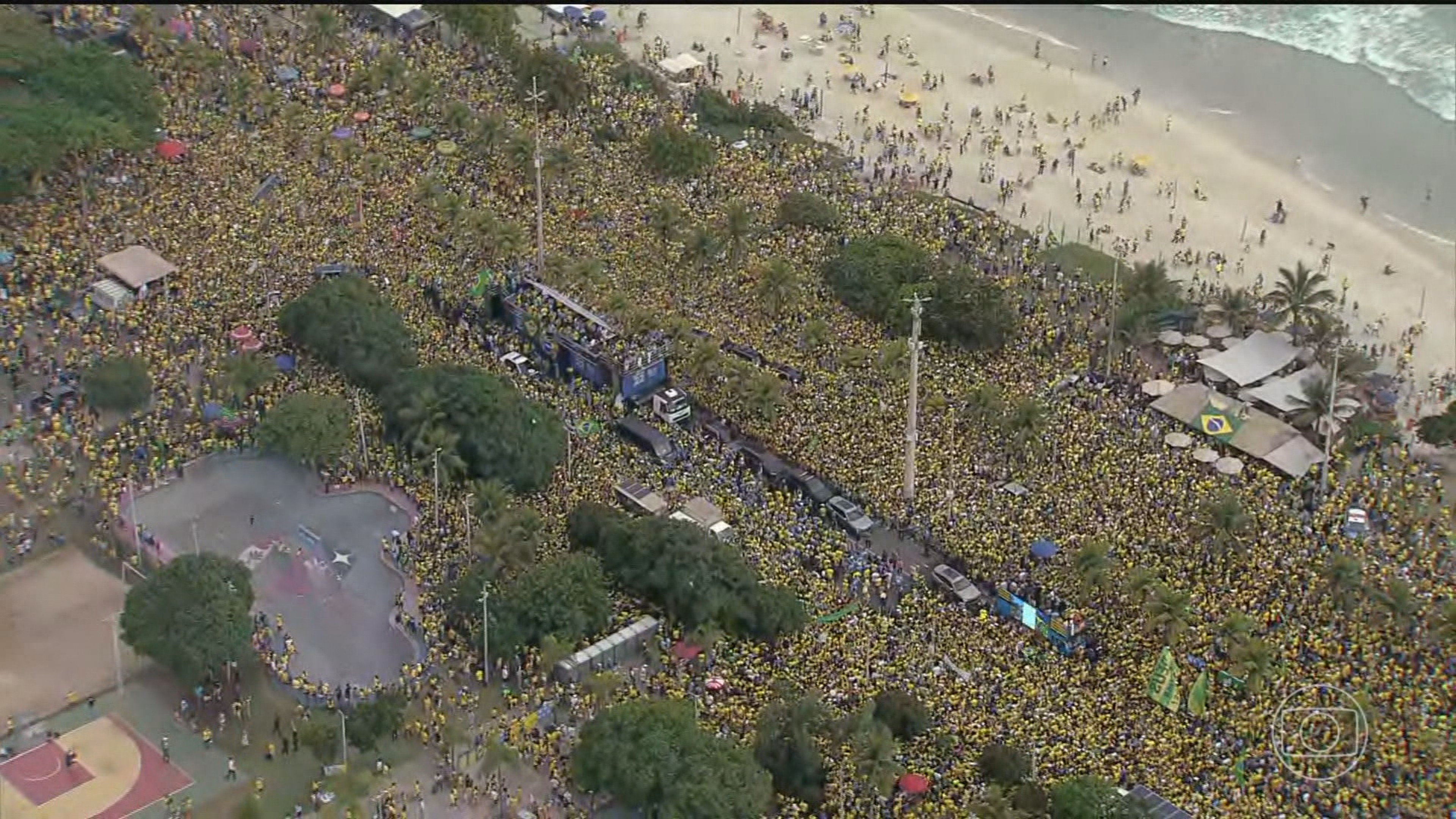 Flávio Bolsonaro, candidato à Presidência pelo PL, encerra campanha com atos em Belo Horizonte e no Rio de Janeiro