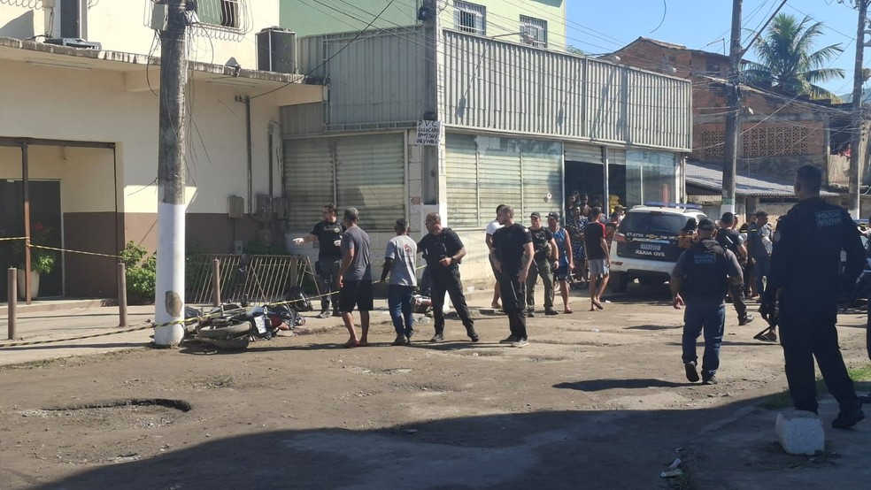 Dois trabalhadores são mortos durante ação da PM no Jardim Catarina — Foto: O São Gonçalo