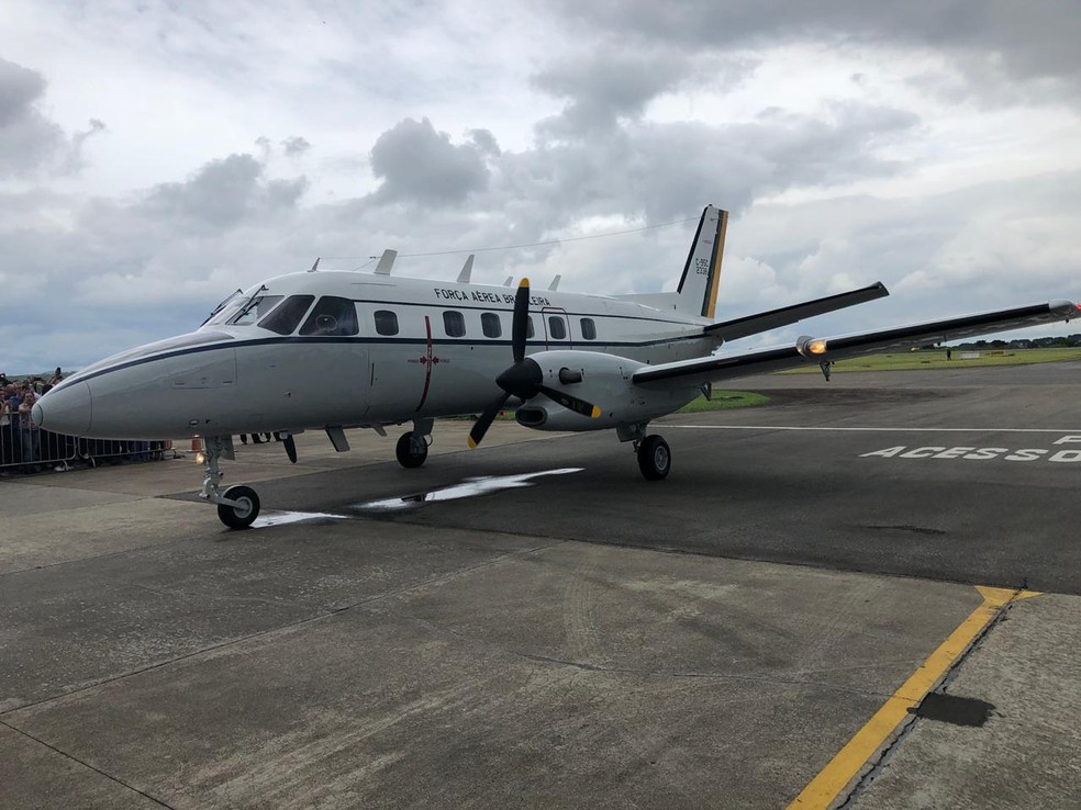 Bandeirante é um avião bimotor turboélice com capacidade para cerca de 20 passageiros — Foto: André Luís Rosa/TV Vanguarda
