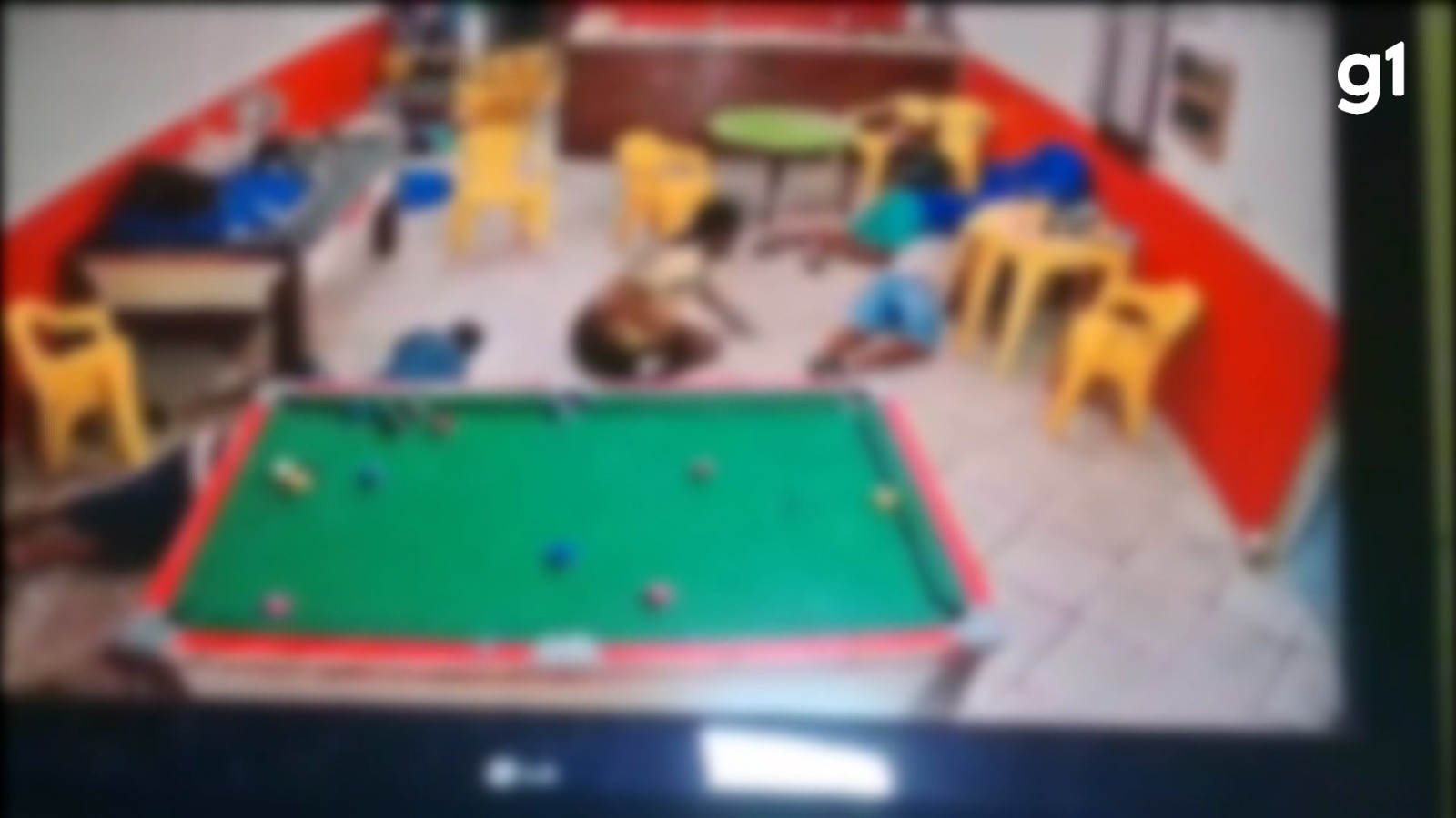 VÍDEO: duas pessoas morrem e quatro ficam feridas após ataque a tiros em bar na Bahia