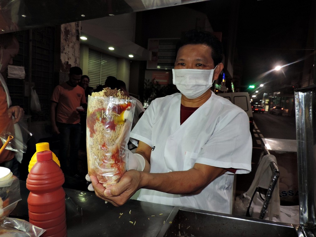 Peça Hot Dog Prensado em Cissa Lanches, sem telefone ocupado