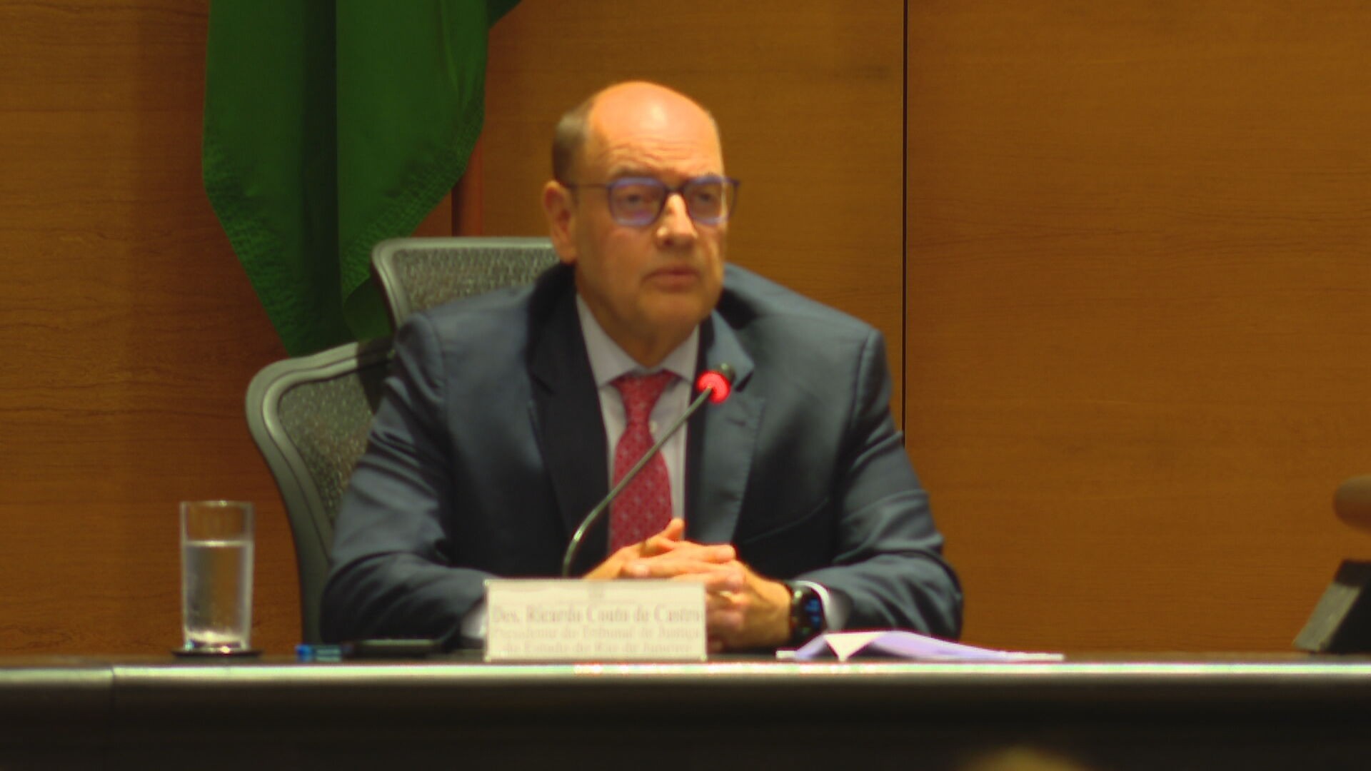 Após renúncia de Castro, presidente do TJRJ assume o governo e tem 48h para convocar eleição indireta; entenda 