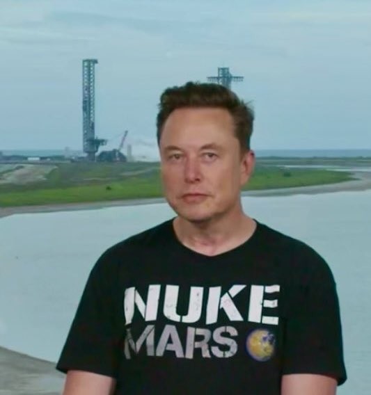 'Nuke Mars': camiseta de Elon Musk no lançamento da Starship chama atenção