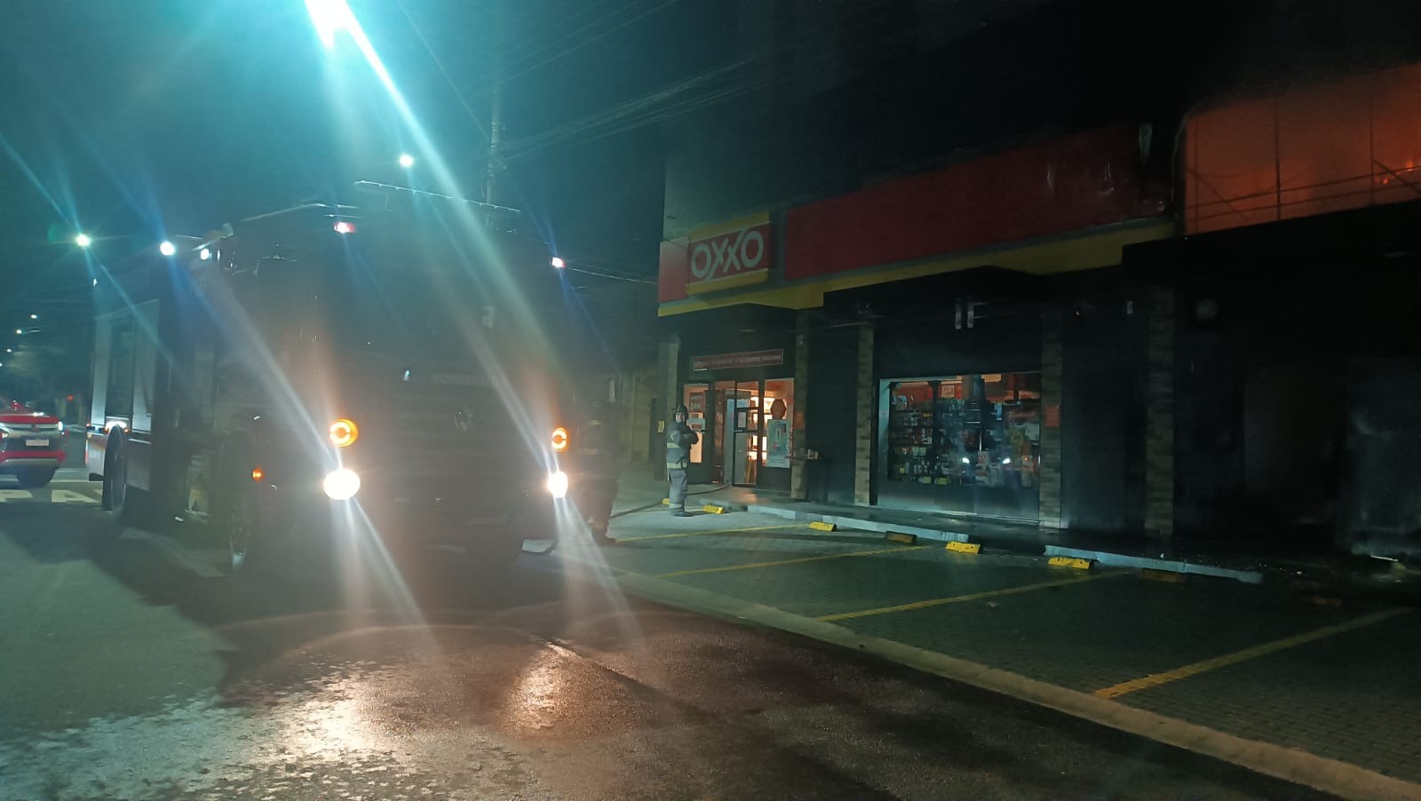 Incêndio atinge loja de conveniência em Piracicaba; não há vítimas