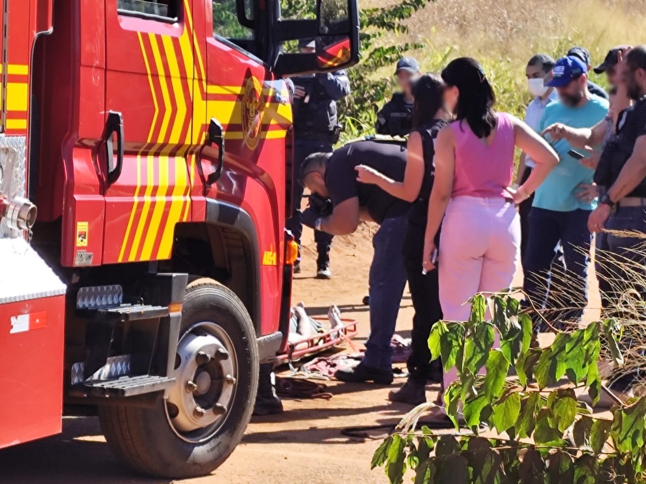 Polícia tenta identificar mulher encontrada boiando por pesquisadores em rio de Campo Grande