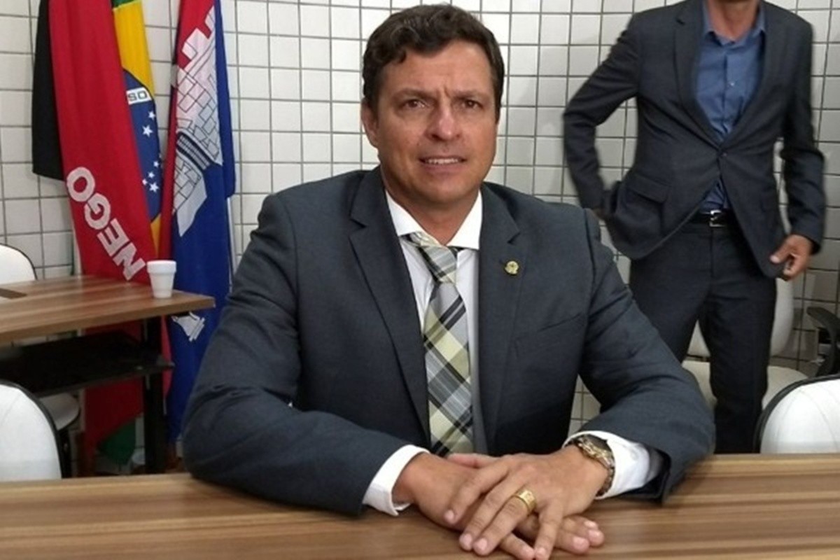 TRE-PB barra candidatura de Vitor Hugo a deputado estadual