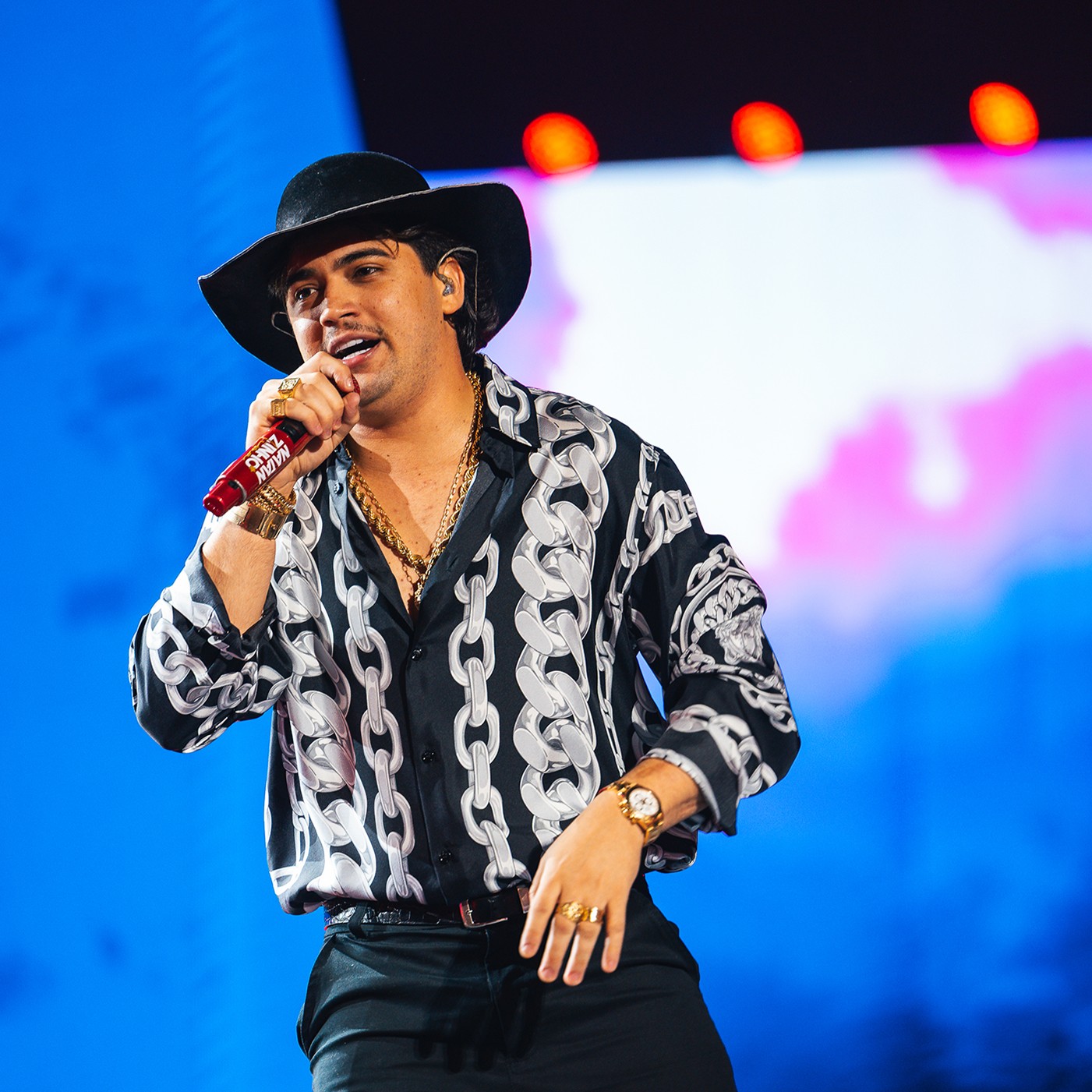 Natanzinho Lima destrói sucesso de Cássia Eller entre as músicas inéditas do álbum ao vivo 'Se liga em Sampa'