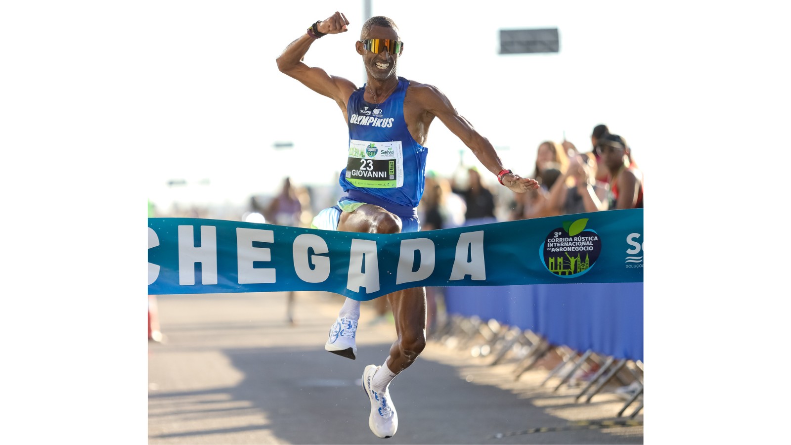 Brasileiro vence etíopes na prova de elite da Corrida Rústica do
Agronegócio