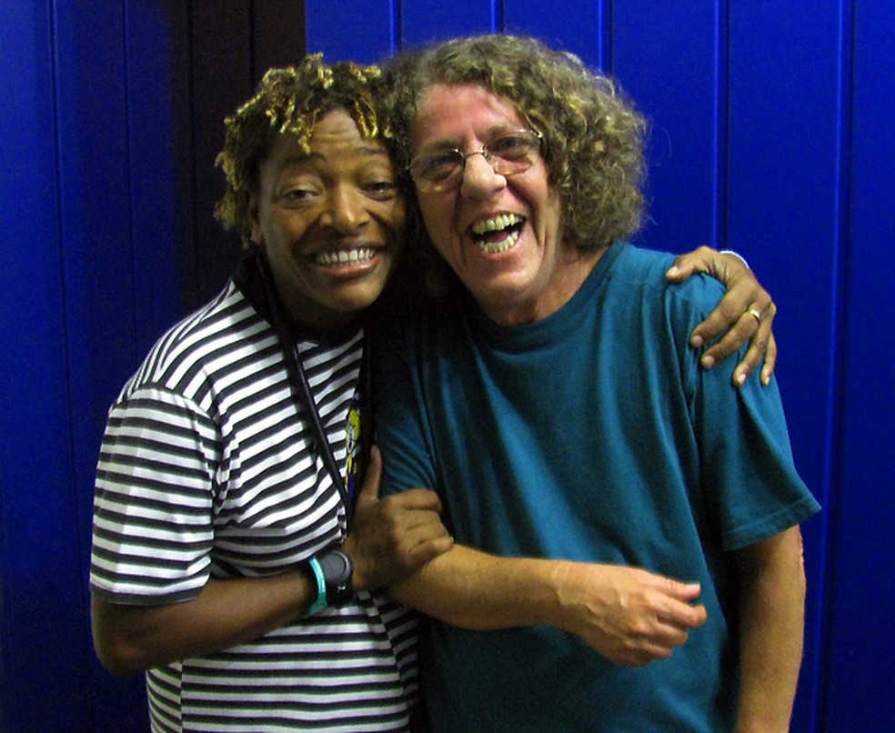  Cristina Buarque (à direita) com Mart'nália em 2011 — Foto: Reprodução / Blog do escritor Rodrigo Alzuguir