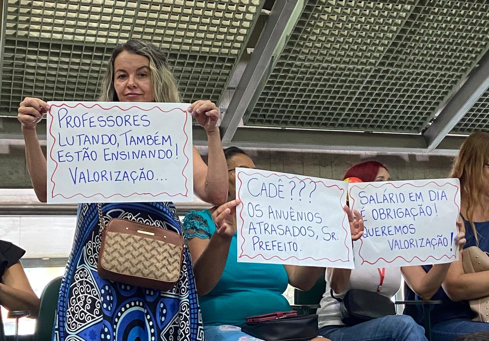 Além de reajuste salarial de 37,5%, os servidores pedem por melhores condições de trabalho — Foto: Gabriel Sarreta