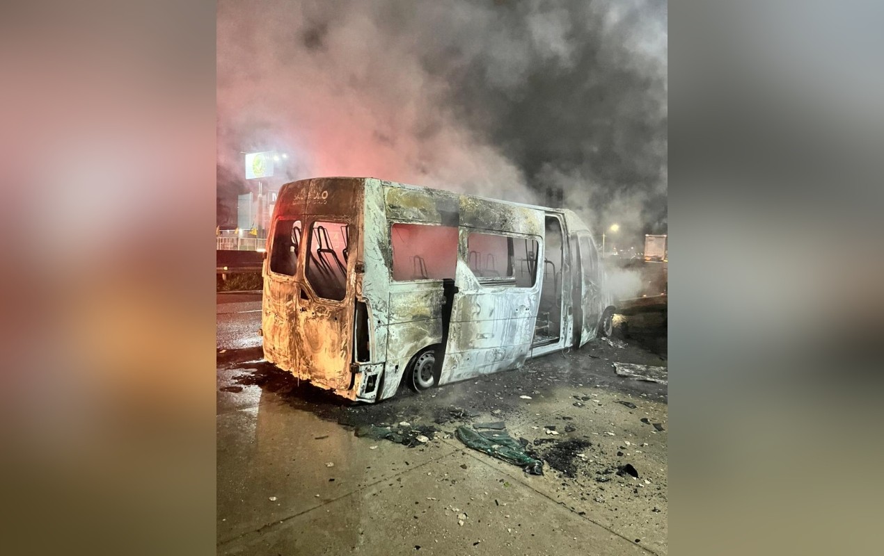 VÍDEO: van da Saúde pega fogo durante traslado de pacientes no interior de SP