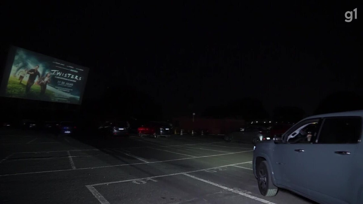Cine Drive-In: aos 50 anos, último cinema a céu aberto da América do Sul não perde essência ao incluir tecnologia nas sessões | Distrito Federal