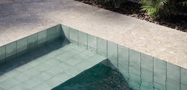 Sua Piscina e deck prontos para o verão com beleza e resistência