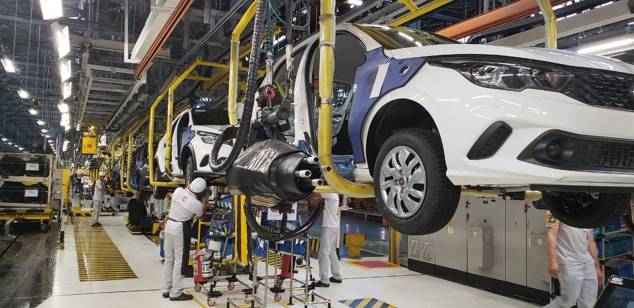 MG exporta mais e atinge superávit de R$ 21 bi