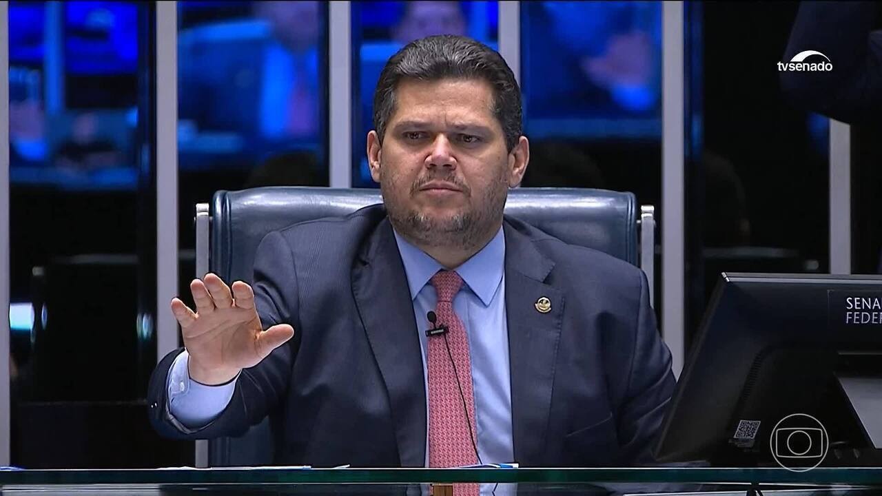 PEC da Blindagem: deputados falam em 'erro gravíssimo' e pedem desculpa por voto a favor do texto