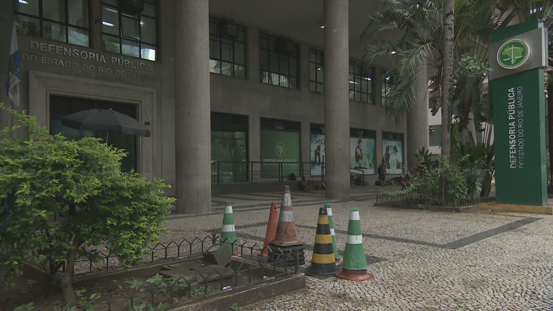 Golpistas se passam por defensores públicos para tirar dinheiro de pessoas com processos na Justiça, alerta órgão