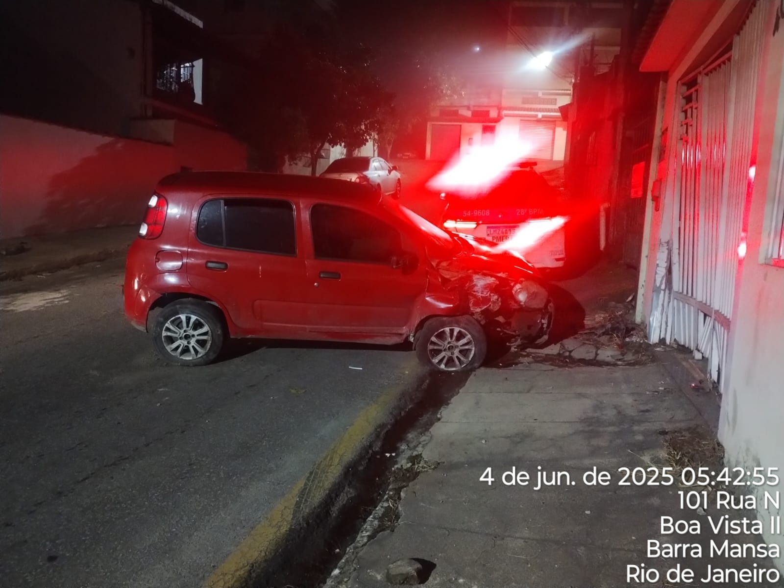 Perseguição policial termina com dois presos e adolescente apreendido em Barra Mansa
