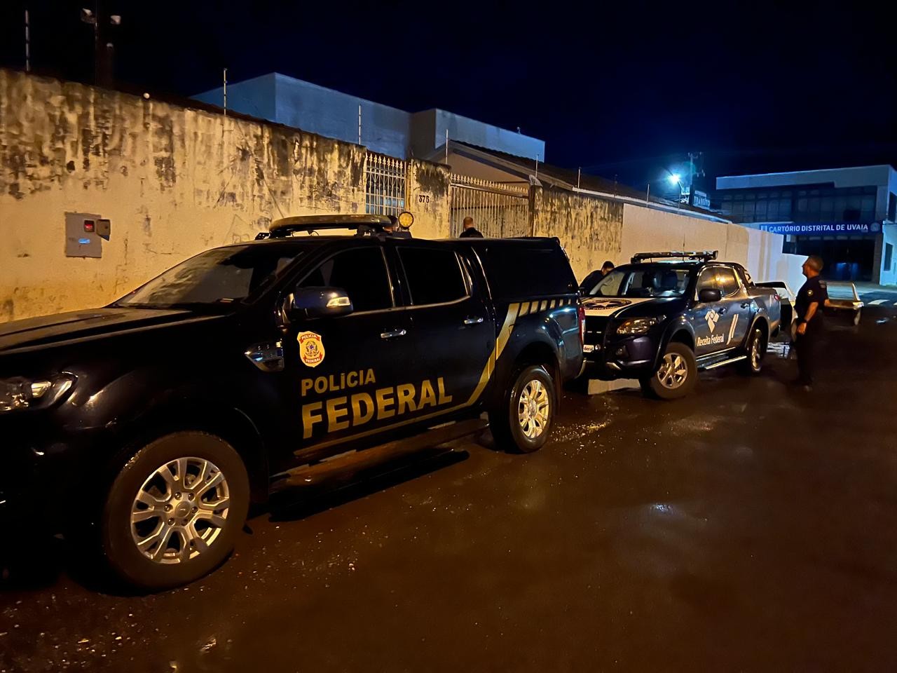 iPhones novos encontrados em lixeira levam Receita Federal a descobrir desvios de itens apreendidos, no PR