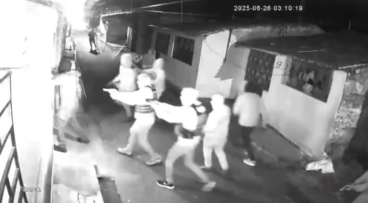 VÍDEO: criminosos encapuzados e armados invadem casa e matam homem em Pilar, AL
