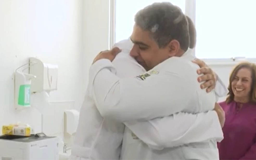 Rafael reencontrou médico que o inspirou a fazer medicina — Foto: TV Subaé