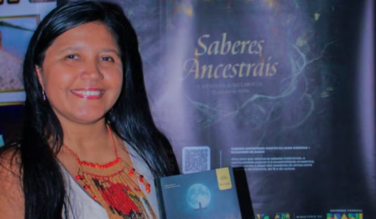 Professora lança livro sobre espiritualidade amazônica em Manaus 