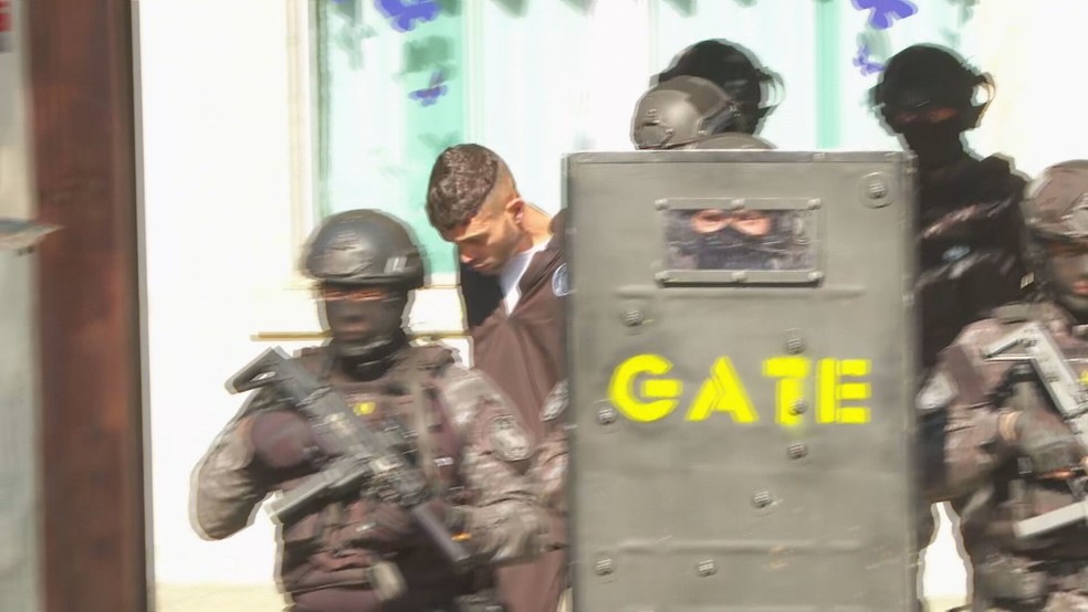 Michael Breno Firmino, de 28 anos, foi preso após invadir casa no Parque Novo Mundo, Zona Norte de SP, e fazer família refém. — Foto: Reprodução/TV Globo