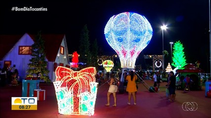 Decoração da Praça dos Girassóis atraiu e encantou turistas e moradores no 1º dia de 2025