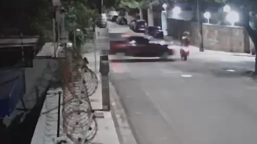Motorista com cerveja e droga no veículo atropela jovem e motocicleta — Foto: Reprodução
